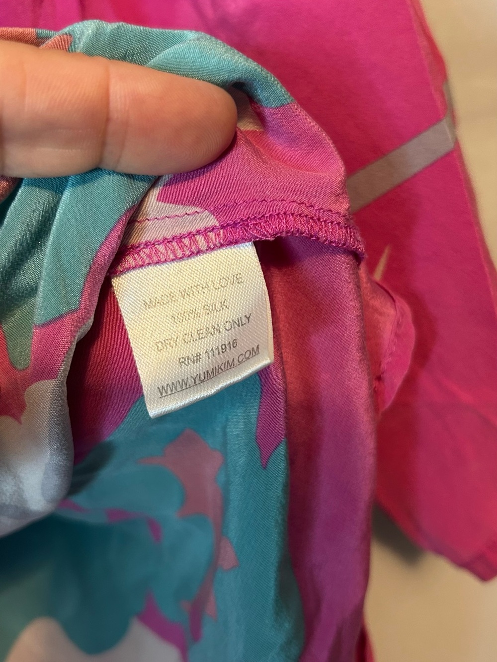 Yumi Kim Women’s Size Large Silk Blouse Pink Floral Luxury 61 - Picture 3 of 6